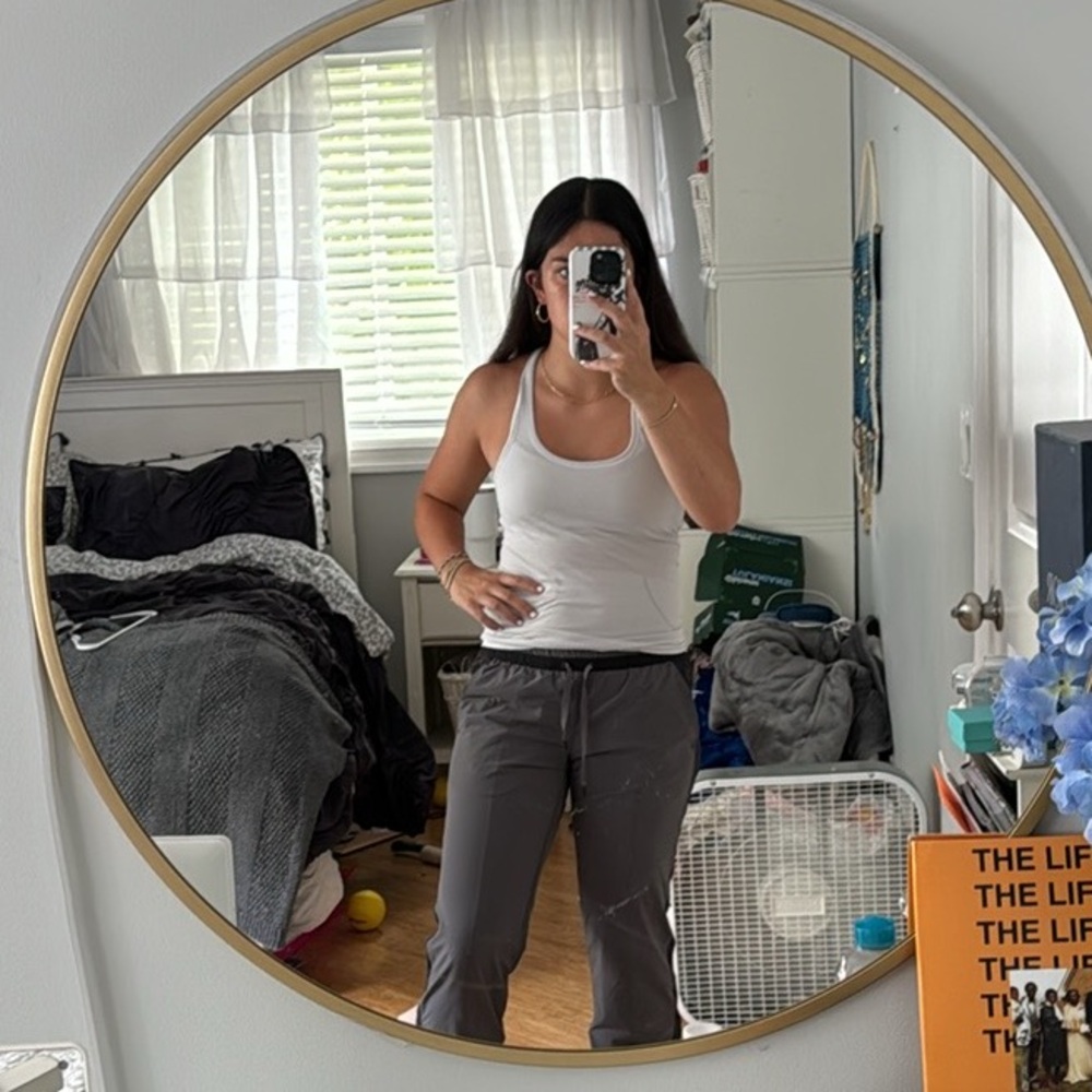 Lululemon size 6 straight leg pants